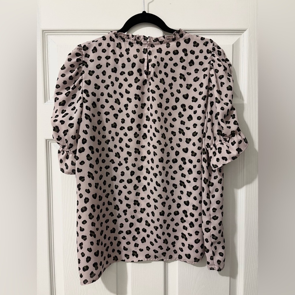 Gibson Blush and Black Patterned Blouse - Picture 2 of 5